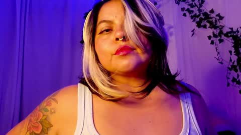 Snapshot of satyn_doll chatting on 12-09-24, 12:23 Gina George online show from 12-09-24, 12:23