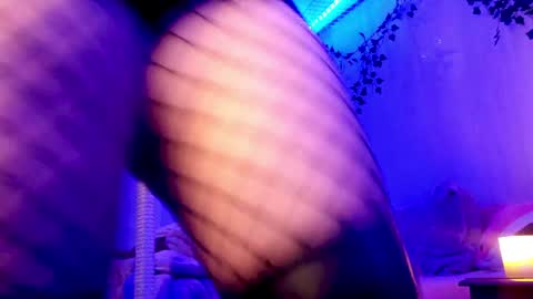 Snapshot of satyn_doll chatting on 12-10-24, 12:28 Gina George online show from 12-10-24, 12:28