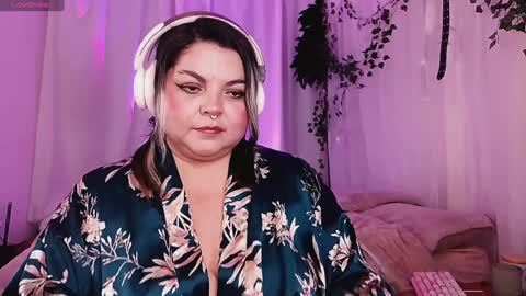 Snapshot of satyn_doll chatting on 01-09-25, 11:24 Gina George online show from 01-09-25, 11:24