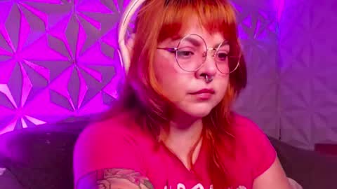 Snapshot of satyn_doll chatting on 09-12-25, 11:15 Gina George online show from 09-12-25, 11:15