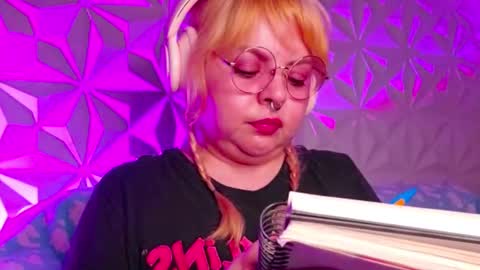 Snapshot of satyn_doll chatting on 09-24-25, 12:47 Gina George online show from 09-24-25, 12:47