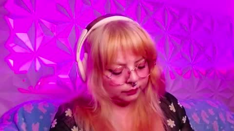 Snapshot of satyn_doll chatting on 09-30-25, 03:00 Gina George online show from 09-30-25, 03:00
