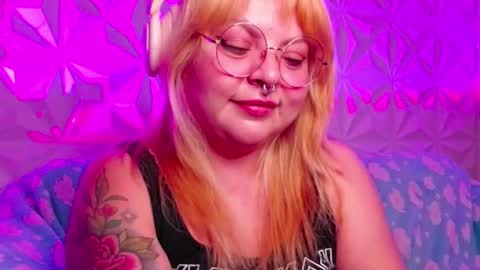 Snapshot of satyn_doll chatting on 09-30-25, 11:10 Gina George online show from 09-30-25, 11:10