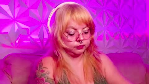 Snapshot of satyn_doll chatting on 10-02-25, 11:12 Gina George online show from 10-02-25, 11:12