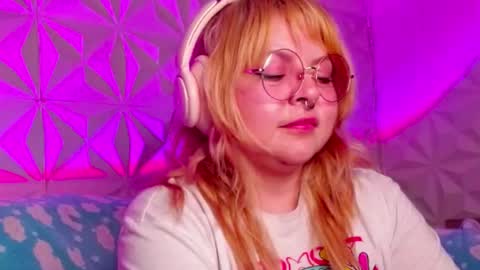 Snapshot of satyn_doll chatting on 10-08-25, 11:57 Gina George online show from 10-08-25, 11:57