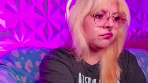 Snapshot of satyn_doll chatting on 10-19-25, 10:10 Gina George online show from 10-19-25, 10:10