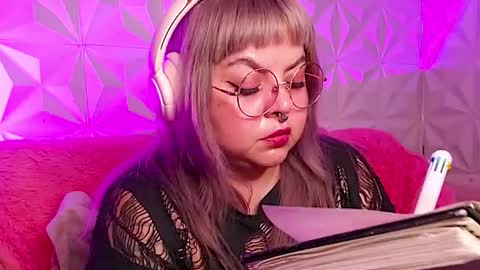 Gina George online show from 11-13-25, 04:11