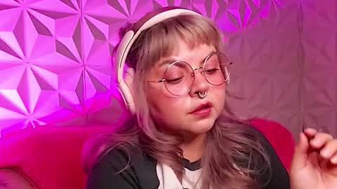 Gina George online show from 11-30-25, 09:52