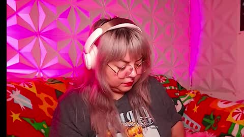 Gina George online show from 12-23-25, 02:09