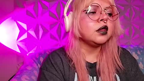 Snapshot of satyn_doll chatting on 05-03-26, 12:16 Gina George online show from 05-03-26, 12:16