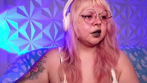 Snapshot of satyn_doll chatting on 05-03-26, 11:00 Gina George online show from 05-03-26, 11:00