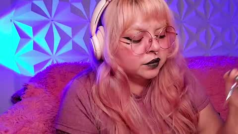 Snapshot of satyn_doll chatting on 05-06-26, 01:14 Gina George online show from 05-06-26, 01:14
