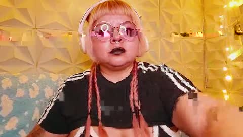 Snapshot of satyn_doll chatting on 05-13-26, 12:30 Gina George online show from 05-13-26, 12:30