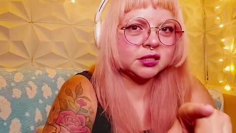 Snapshot of satyn_doll chatting on 05-14-26, 12:17 Gina George online show from 05-14-26, 12:17