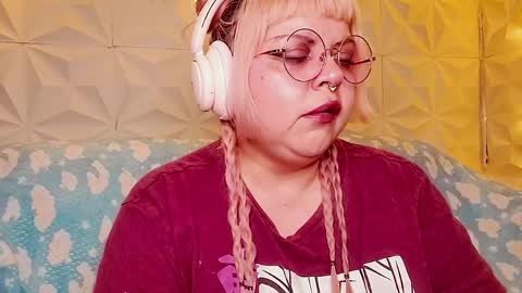 Snapshot of satyn_doll chatting on 05-16-26, 12:29 Gina George online show from 05-16-26, 12:29