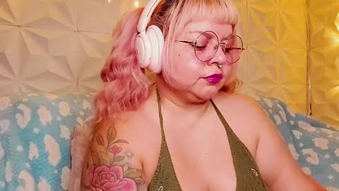 Snapshot of satyn_doll chatting on 05-17-26, 10:28 Gina George online show from 05-17-26, 10:28