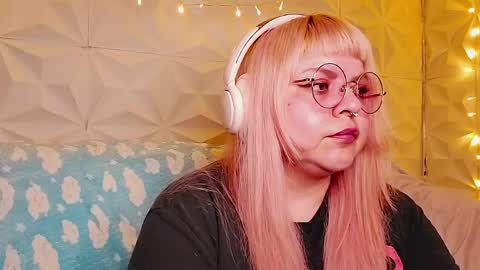 Snapshot of satyn_doll chatting on 05-19-26, 01:00 Gina George online show from 05-19-26, 01:00