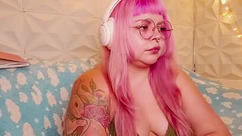Snapshot of satyn_doll chatting on 05-23-26, 01:44 Gina George online show from 05-23-26, 01:44