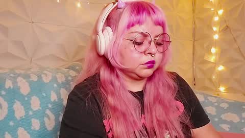 Snapshot of satyn_doll chatting on 05-24-26, 10:26 Gina George online show from 05-24-26, 10:26
