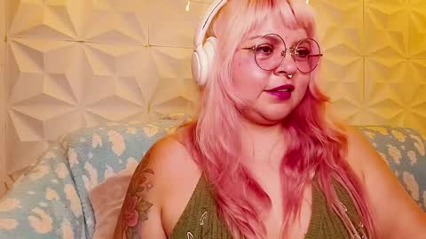 Snapshot of satyn_doll chatting on 06-04-26, 11:44 Gina George online show from 06-04-26, 11:44