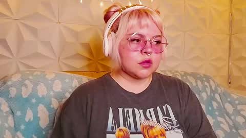 Snapshot of satyn_doll chatting on 06-07-26, 10:13 Gina George online show from 06-07-26, 10:13
