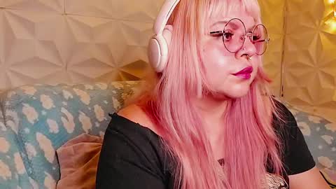 Snapshot of satyn_doll chatting on 06-10-26, 12:33 Gina George online show from 06-10-26, 12:33