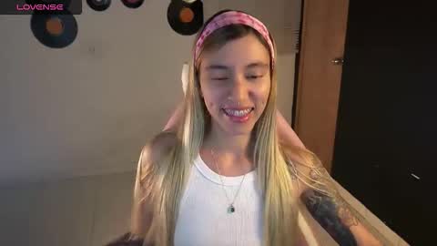 I AM JENN  online show from 06-01-26, 03:08