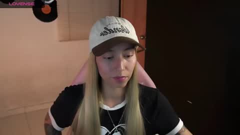 I AM JENN  online show from 06-21-26, 04:04