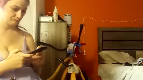 Snapshot of saucybear666 chatting on 01-29-25, 02:51 SnowBunny online show from 01-29-25, 02:51