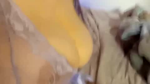 Snapshot of saucybear666 chatting on 02-12-25, 06:19 SnowBunny online show from 02-12-25, 06:19