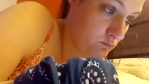 Snapshot of saucybear666 chatting on 02-26-25, 01:32 SnowBunny online show from 02-26-25, 01:32