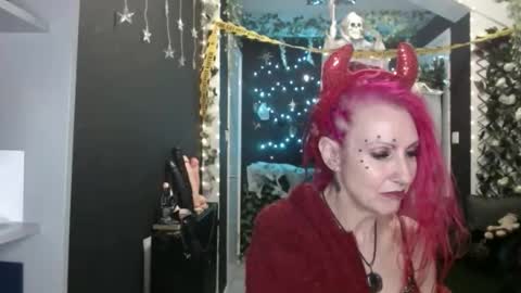 SaucySky online show from 10-27-25, 02:37