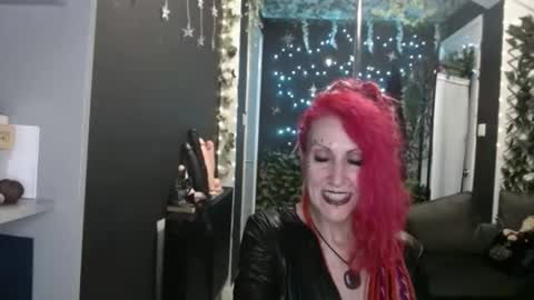 SaucySky online show from 11-14-25, 08:18