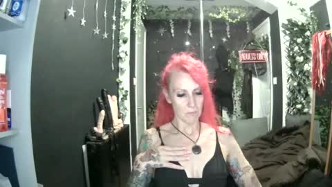 Snapshot of saucysky chatting on 07-15-26, 09:20 SaucySky online show from 07-15-26, 09:20