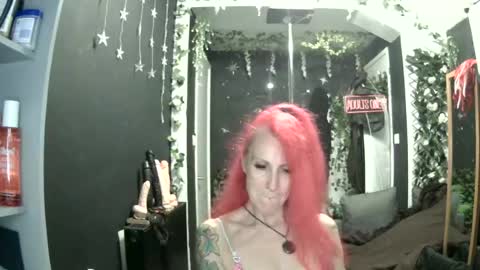 Snapshot of saucysky chatting on 07-22-26, 09:06 SaucySky online show from 07-22-26, 09:06