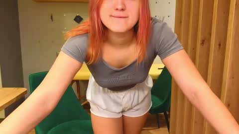 Snapshot of sav_anna chatting on 12-15-24, 05:53 LUNA and ANNA    online show from 12-15-24, 05:53