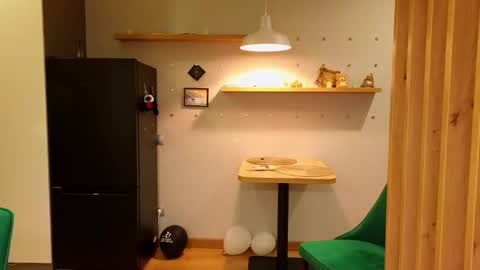 Snapshot of sav_anna chatting on 02-27-25, 04:53 LUNA and ANNA    online show from 02-27-25, 04:53