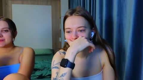 LUNA and ANNA    online show from 12-14-25, 05:29