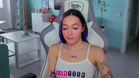 Ariel online show from 02-06-26, 03:33