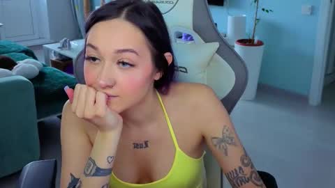 Ariel online show from 03-26-26, 03:56