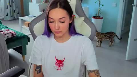 Snapshot of savage_lust_ chatting on 05-25-26, 03:56 Ariel online show from 05-25-26, 03:56