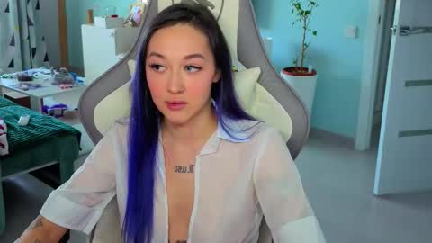 Snapshot of savage_lust_ chatting on 06-02-26, 03:41 Ariel online show from 06-02-26, 03:41