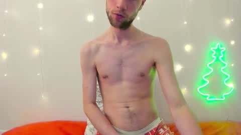 Snapshot of savak_hottie chatting on 01-28-25, 10:01 Savak Laakem online show from 01-28-25, 10:01