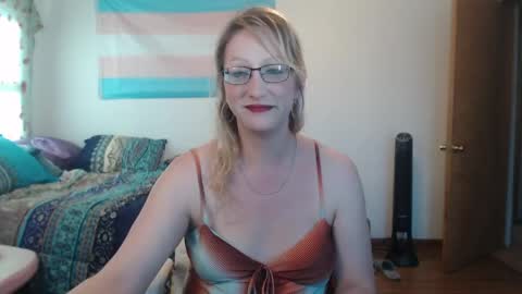 Snapshot of savanah_banana chatting on 05-29-26, 09:35 Savanah online show from 05-29-26, 09:35