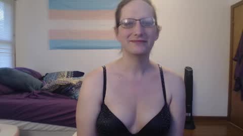 Snapshot of savanah_banana chatting on 06-03-26, 10:18 Savanah online show from 06-03-26, 10:18