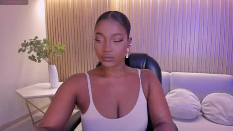 S a v a n n a h  online show from 05-15-26, 10:44