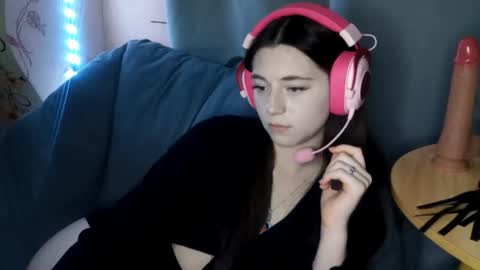 Sophie online show from 10-29-25, 03:25