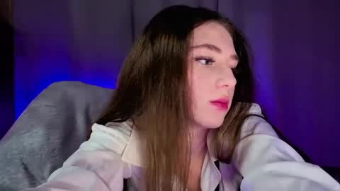 Snapshot of savannasotos chatting on 05-08-26, 03:39 Sophie online show from 05-08-26, 03:39