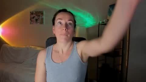 Snapshot of save_the_qween chatting on 11-09-25, 07:28 save the qween online show from 11-09-25, 07:28