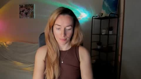 Snapshot of save_the_qween chatting on 11-14-25, 07:51 save the qween online show from 11-14-25, 07:51